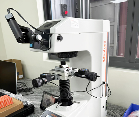 Bàn giao máy đo độ cứng Mitutoyo HV-100 tại Đồng Nai