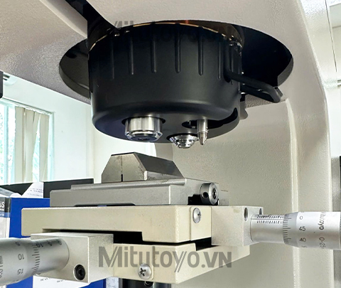 Bàn Giao Máy Đo Độ Cứng Mitutoyo Micro Vickers HM-100 tại Đồng Nai